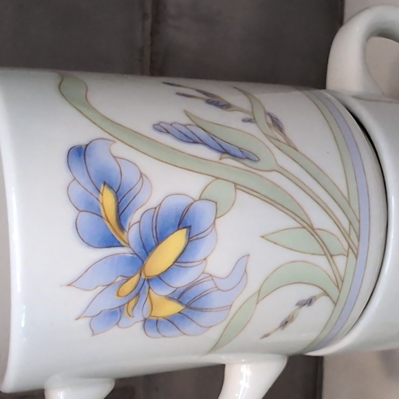 Vintage Finest Ceramics Floral mug set - Picture 7 of 8